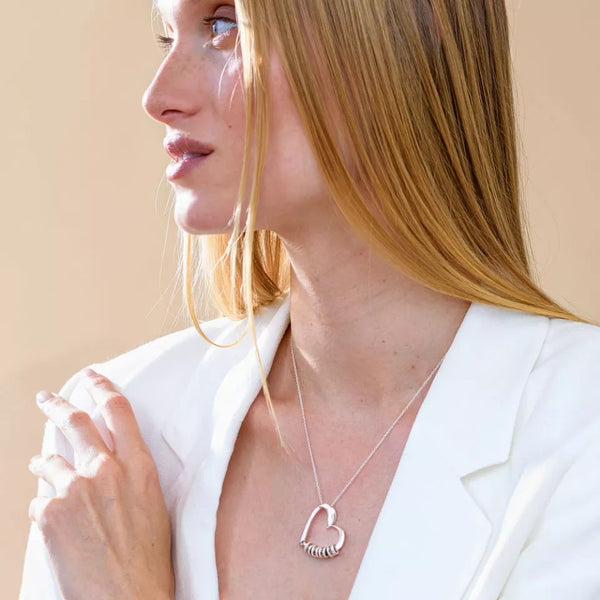 Mom necklace with Kids names and birthstones HNs Studio Canada