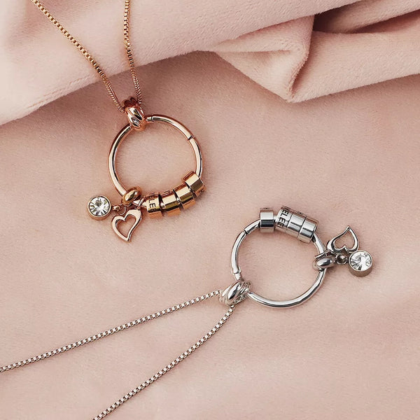 Mom necklace with Kids names HNS Studio Canada