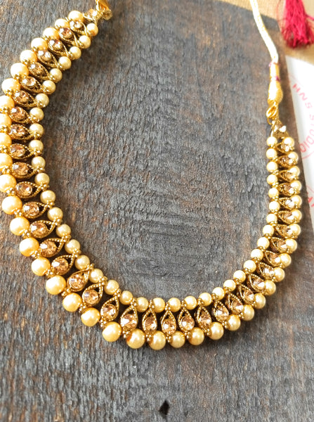 Exquisite Choker With Champagne stones and Pearls - HNS Studio
