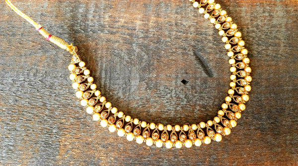 Exquisite Choker With Champagne stones and Pearls - HNS Studio