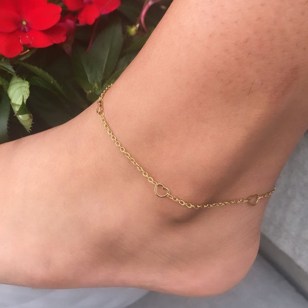 Small Open Hearts Anklet in Gold
