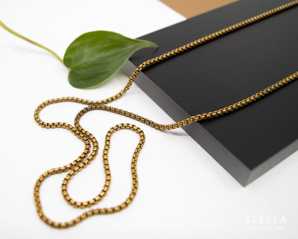 Gold round box chain necklace