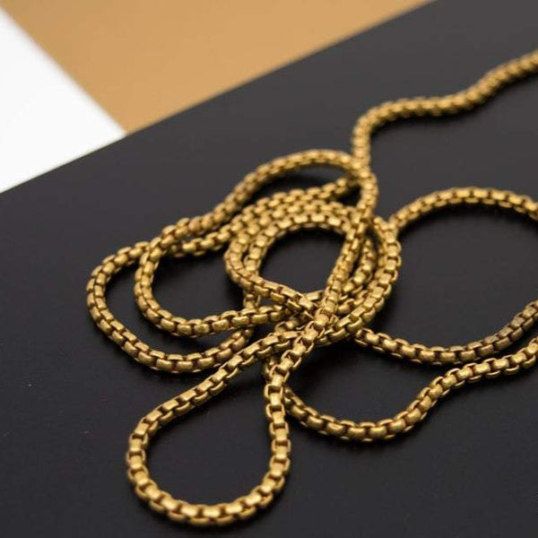 Gold round box chain necklace