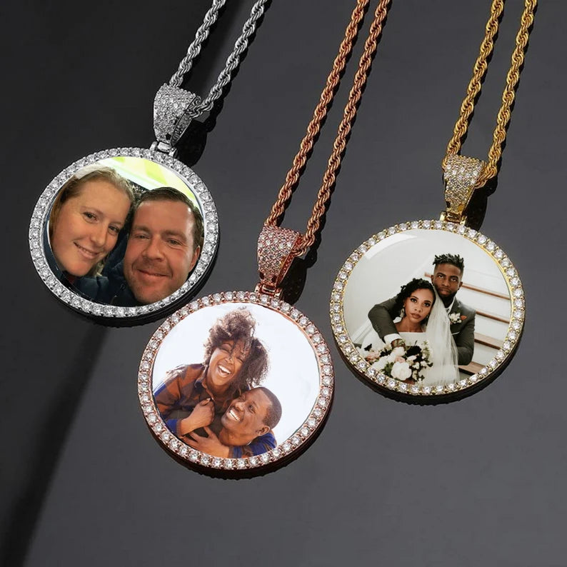 Personalized photo 2025 pendant necklace gold