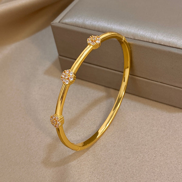 18K Gold Plated Flower Bangle
