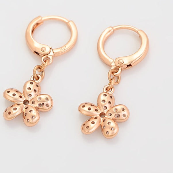 Pearlz Ocean Pearl Dangle & Drop Earring For Women (Golden) : Amazon.in:  Fashion
