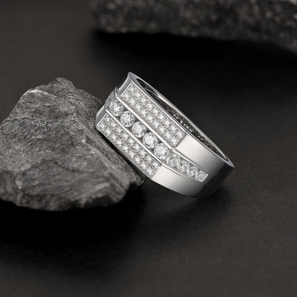 Men's Sparkling Moissanite Ring