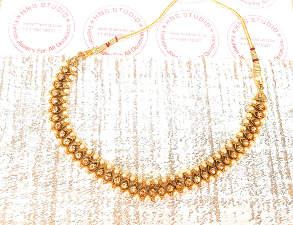 Exquisite Choker With Champagne stones and Pearls - HNS Studio
