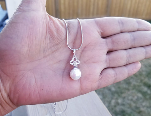 Pearl Pendant necklace 