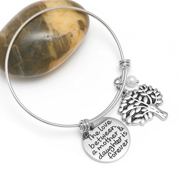 The love between Mother and Daughter is Forever -Mom Bracelet