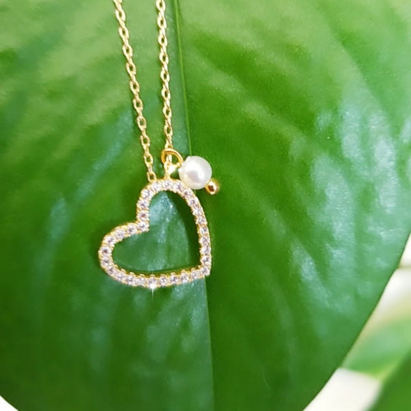 Delicate Heart Necklace with Floating Pearl