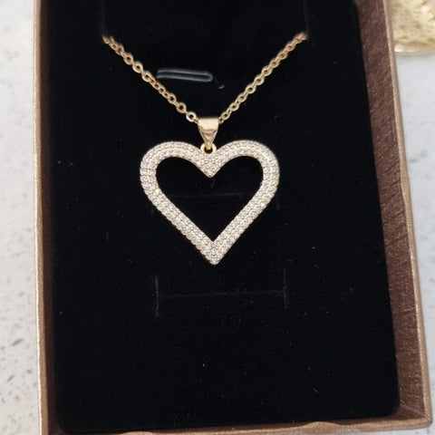 Heart Shape Pendant Necklace Gold